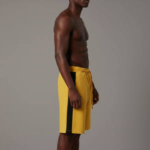 Shorts de sport pour hommes en polyester-coton épais 250 g/m² à séchage rapide, avec logo personnalisé imprimé DTF, couleur unie – Prix de gros - Product Image 3