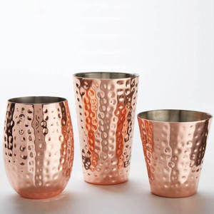 Gobelet à boire en cuivre avec motif botanique gravé, corps supérieur et inférieur lisse, forme droite, bord roulé, tasse traditionnelle - Product Image 5