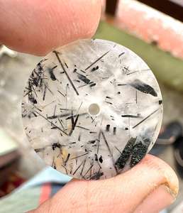 Esfera de Reloj de Cuarzo Rutilado Negro Natural, Piedra Preciosa Redonda con Orificio Central - Product Image 1