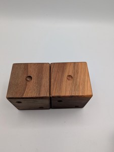 Blocs de dés en bois massif avec points numérotés pour jeux de table et accessoires de jeux de société - Product Image 1