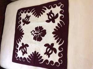 Luxury Stylish Handmade Deep <b>Plum</b> Sea Turtle & Hibiscus Hawaiian Quilt Hot Sale Wholesale 100% Cotton Home <b>Bedding</b> Decor Quilt - Product Image 3