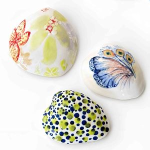 Artesanías de conchas marinas al mejor precio, pintadas a mano, conchas de mar y océano para decoración boho de playa. - Product Image 1