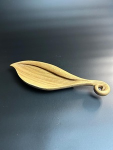 Plateau en bois à poignée incurvée, élégant plateau de service pour café, avec une présentation esthétique des aliments et une décoration de table, provenant d'Inde - Product Image 5