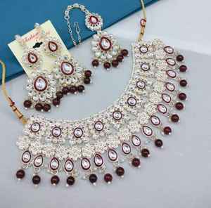 Parure de bijoux de mariée de luxe en zircon et or plaqué émeraude vert Meenakari, collier et boucles d'oreilles lourds Dulhan Tikka pour mariage et soirée - Product Image 4