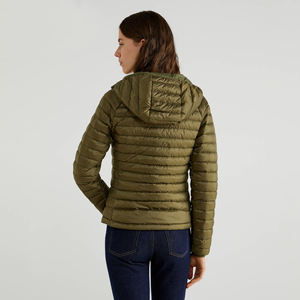 Veste matelassée légère et élégante pour femmes, design matelassé chaud et confortable, broderie respirante, vêtements d'extérieur d'hiver pour temps froid - Product Image 2