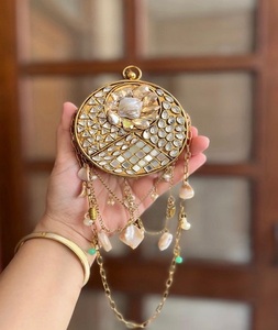 Mini Bolso de Mano Kundan de Latón Plateado, Hecho a Mano, para Eventos Nocturnos, con Diamantes y Cierre de Hebilla - Product Image 1