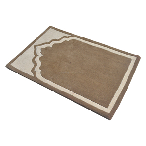 Tapis moderne en laine tufté à la main avec élégante bordure Mihrab cintrée en marron crème neutre - Product Image 5