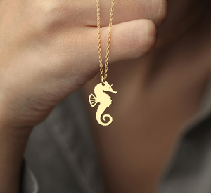 Collier Pendentif Hippocampe Minimaliste en Argent Sterling 925 Plaqué Or 14K avec Chaîne, Cadeau pour Femmes, Enfants, Hommes, Chrétiens - Product Image 6