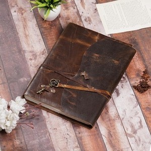 Cuaderno de Cuero 100% Genuino con Cierre de Llave, Correa Envolvente y Tapa con Solapa, Páginas Blancas sin Líneas de Algodón, Diario Personal - Product Image 6