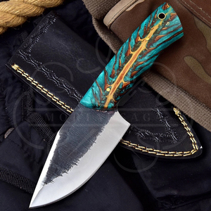 Cuchillo de caza hecho a mano con acero de Damasco y mango de piña con diseño de plumas - Product Image 3