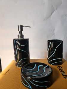 Distributeur de savon élégant en céramique 500 ml pour lavabo, évier de cuisine, organisateur de lotion et désinfectant - Product Image 2