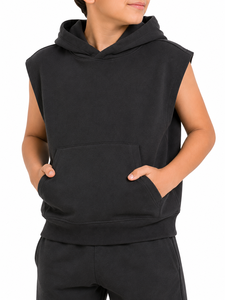 Ensemble sweat à capuche sans manches et short pour enfants, survêtement d'été en coton pour garçons, ensemble coordonné décontracté avec haut à capuche et poche kangourou assorti - Product Image 4