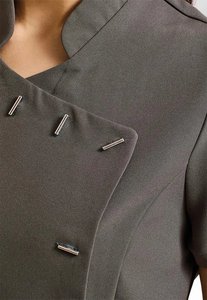 Uniformes de spa personnalisés de qualité supérieure en coton/polyester pour femmes, tuniques de salon de beauté avec poches et boutons, hauts de travail pour esthéticiennes - Product Image 2