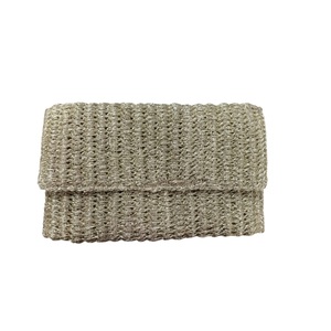 Bolso de mano de paja tejida para mujer, informal, beige, de rafia, para verano, playa, con ribete de piel sintética marrón y cierre de broche dorado. - Product Image 3