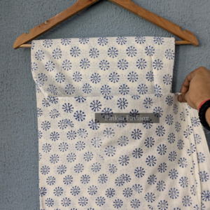 ผ้าฝ้ายพิมพ์ลายบล็อกอินดิโกแบบดั้งเดิมของอินเดีย 100% สำหรับตัดเย็บเสื้อผ้า ผ้าสำหรับทำเสื้อเชิ้ต ผู้จัดจำหน่ายส่งออกจำนวนมาก - Product Image 1