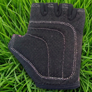 Gants de cyclisme demi-doigts unisexe en polyester à motif cœur rose pour l'été avec fermeture auto-agrippante - Product Image 3