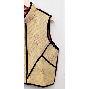 เสื้อกั๊กสั้นทำมือจากอินเดีย ยี่ห้อ WOODEN BLOCK CRAFT  รักษ์โลก  คอวี  ติดกระดุม  ตกแต่งผ้าแบบ Patchwork  เสื้อกั๊กผู้หญิง  ผ้าฝ้ายระบายอากาศได้ดี - Product Image 5