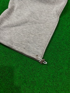 Joggers amples pour hommes en molleton de coton épais et respirant, anti-boulochage, avec broderie chenille, devant plissé et fermeture à cordon de serrage - Product Image 5