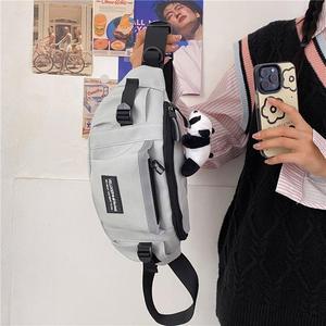 Riñonera de Nailon con Cierre de Cremallera, Bolso Cruzado Casual Unisex en Colores Negro, Gris y Blanco - Product Image 4
