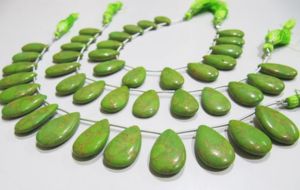 Perles en turquoise cuivrée verte, forme poire, lisses, taille 12x20mm, brin de 8 pouces de long - Product Image 2