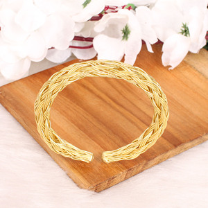 Bracelet ouvert en fil métallique |   Bijoux en laiton plaqué or - Product Image 2