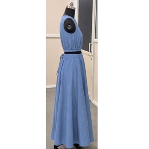 Ensemble jupe et haut pour femme de qualité export, tenue tendance deux pièces assortie pour les soirées en station balnéaire et le quotidien, disponible en gros. - Product Image 1