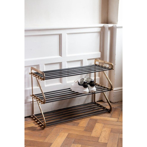 Elegante Zapatero de 3 Niveles en Negro y Latón, Mueble Metálico para Pasillo, Moderno Organizador de Zapatos Independiente de Hierro y Latón, Solución de Almacenamiento - Product Image 1