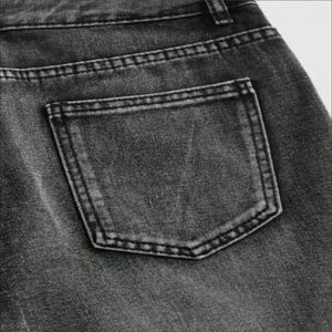 Shorts en jean unisexe style urbain avec strass, effet usé, pour l'été – Fabricant en gros de shorts tendance. - Product Image 4