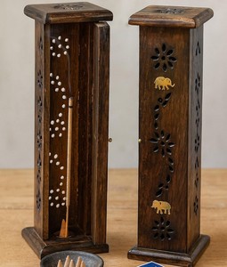 Quemador de Bakhoor de Madera de Lujo Hecho a Mano con Tapa de Corte Geométrico, Estilo Antiguo, Porta Incienso Oud para Aromaterapia y Meditación - Product Image 5