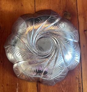 Bol en aluminium élégant en forme de fleur pour cadeaux de pendaison de crémaillère, célébrations saisonnières, fêtes de mariage et décoration de table de luxe - Product Image 5