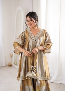 Salwar Kameez pakistaní de alta calidad con dupatta y pantalón a juego para fiestas y bodas, disponible a los mejores precios. - Product Image 3