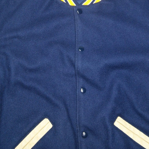 Blouson bomber de baseball pour homme avec logo personnalisé pour les marques de streetwear, avec manches en cuir, disponible dans tous les designs - Product Image 3