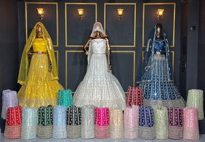 Diseñador Net Choli con Heavy Mirror Shisha Work Bordado Dori y detalles de piedra Jarkan en varios colores y estilos - Product Image 2