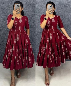 เดรสยาวทรงเอไลน์สีแดงเลือดหมู คอวี แขนปกติ ปักลายลูกไม้ด้วยมือ สไตล์วินเทจธรรมชาติ ชุดราตรี RUDRA DRESS 85509 - Product Image 2