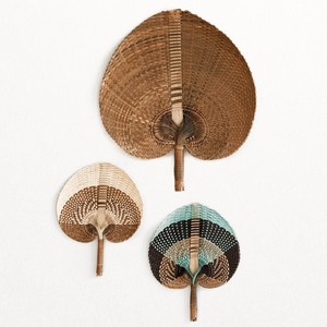 Ensemble de ventilateurs portatifs colorés en bambou, éventails pratiques en feuille de palmier, vente en gros à bon prix - Product Image 6