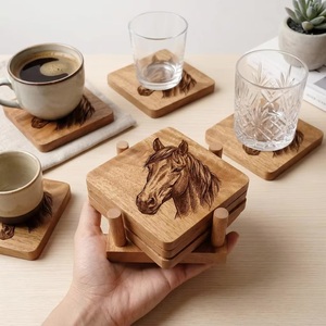 Juego de Posavasos Cuadrados de Madera Rústica con Diseño de Caballo, Hechos a Mano en Uttar Pradesh, 10 cm de Diámetro - Product Image 4