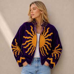 Chaqueta Sujani Morada para Mujer, Chaqueta con Bordado Dorado de Rayos de Sol, Prenda Exterior Estilo Boho, Chaqueta de Inspiración Vintage para Festivales - Product Image 1