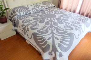 Ulu Breadfruit Inspired Hawaiian Applique Quilt Custom Hand Appliqued Cotton Heirloom Bedspread For <b>Queen</b> And California King - Product Image 6