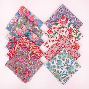 Pañuelo Floral de Algodón Orgánico Hecho a Mano en India para Cabello y Cuello, Estilo Boho, Ecológico, Transpirable, Ligero y Reutilizable para el Verano - Product Image 1