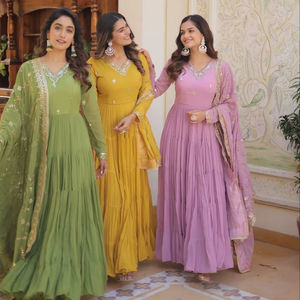 Robe Faux Blooming avec dupatta, ornée de sequins brodés attrayants et d'une bordure en dentelle. - Product Image 1