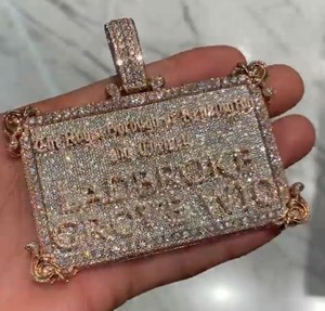 จี้ห้อยคอแบบ Iced Out รูปบัตรเครดิต ประดับเพชรโมอิสซาไนต์ ชุบทอง เงินแท้ 925 สไตล์แร็ปเปอร์ ฮิปฮอป - Product Image 1