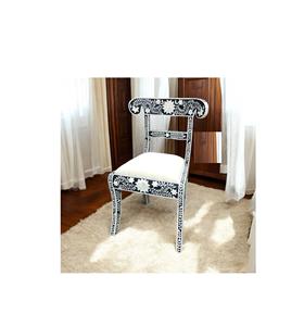 Chaise en résine à incrustations d'os d'inspiration vintage avec finition lisse, mobilier artistique pour un style d'intérieur sophistiqué - Product Image 3