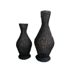 Vase moderne en aluminium avec un design perforé artistique pour une décoration intérieure sophistiquée - Product Image 4