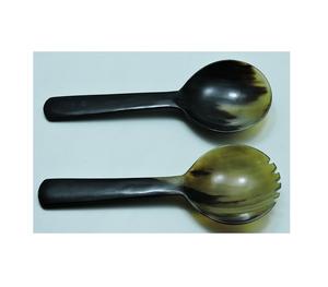 Ensemble de 2 cuillères à salade en corne, design élégant, fabriquées à la main à partir de corne de buffle naturelle, à prix raisonnable. - Product Image 1