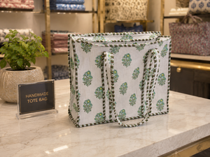 Sac à dos matelassé artisanal en toile de coton écologique vert et blanc imprimé, style bohème vintage, pour femme, été/hiver, avec fermeture éclair, léger et tendance - Product Image 1