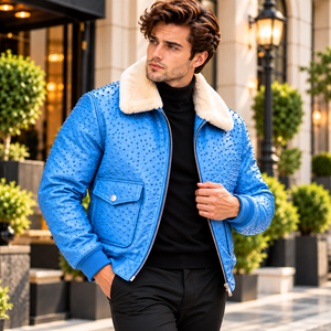 Veste en cuir élégante pour homme avec effet clouté, col en fourrure de mouton douce, fermeture éclair et style motard moderne pour l'hiver - Product Image 3