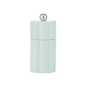 Moulin à sel et à poivre laqué contemporain de forme cylindrique, idéal pour la décoration de cuisine - Product Image 2