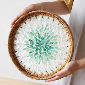 Bandeja de ratán con incrustaciones de nácar y base de madera, cesta para servir desayuno, bandeja redonda como decoración para mesa de café - Product Image 3