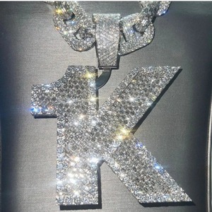Colgante Hip Hop Personalizado de Plata de Ley 925 con Letra/Número, Diseño de Lujo con Incrustaciones de Diamantes, Moissanita VVS1 Color D, Bañado en Rodio - Product Image 2