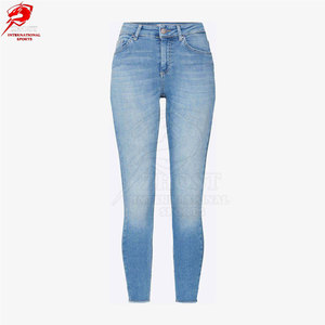 Jeans taille basse de haute qualité, coupe slim, avec confort extensible et détails modernes pour les collections de mode - Product Image 2